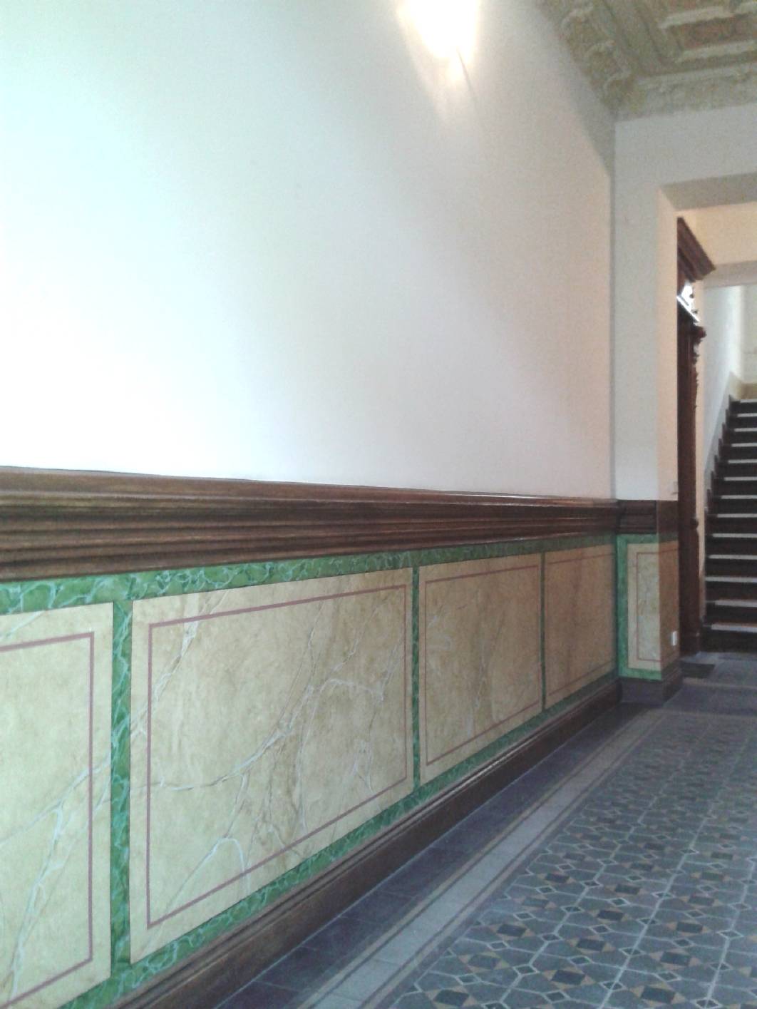 Kalkspachtel, Spachteltechnik, Schablonentechnik, Jugendstil  Treppenhaus, Treppenhaus Berlin, Gründerzeit Treppenhaus Berlin, Malerarbeiten Berlin, Restaurierung Berlin, Schablonen, Lasur, Lasuren, Kreuzberg